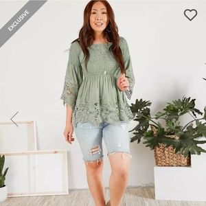 Gimmicks off the shoulder lace top